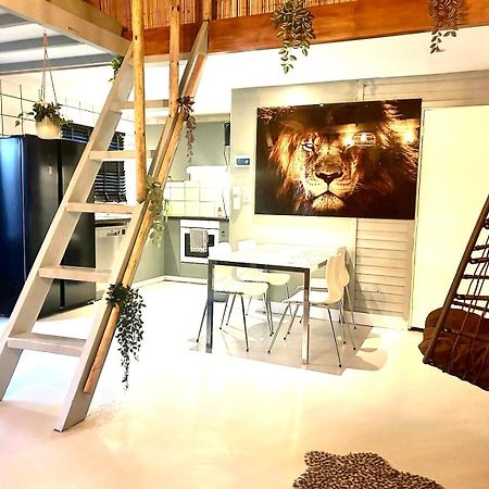 Jungle Style Lodge With Jacuzzi ,Sauna And Garden Near Amsterdam Vijfhuizen Eksteriør billede