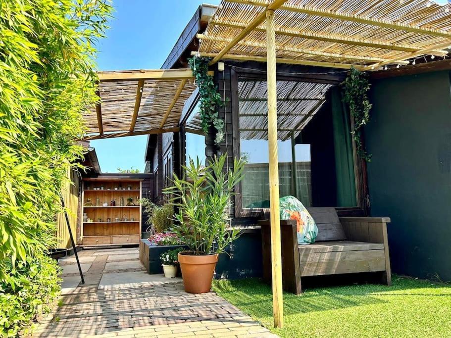 Jungle Style Lodge With Jacuzzi ,Sauna And Garden Near Amsterdam Vijfhuizen Eksteriør billede