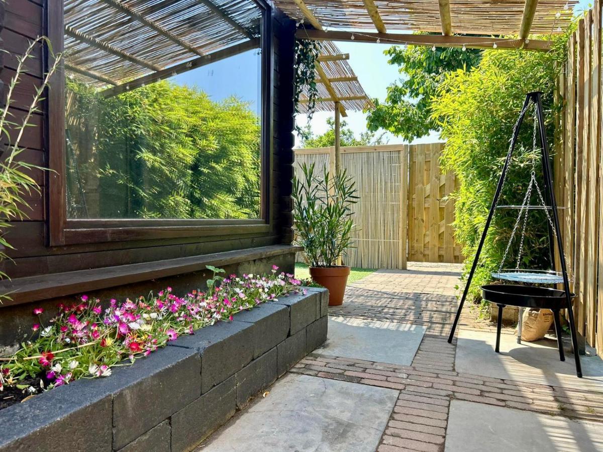 Jungle Style Lodge With Jacuzzi ,Sauna And Garden Near Amsterdam Vijfhuizen Eksteriør billede
