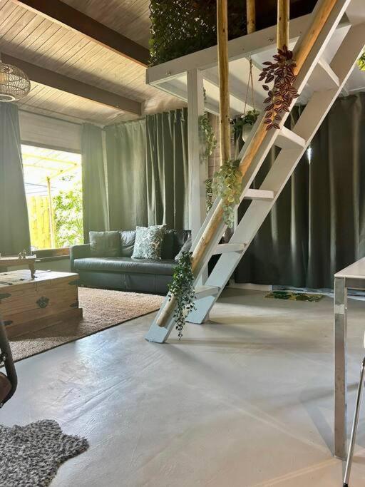 Jungle Style Lodge With Jacuzzi ,Sauna And Garden Near Amsterdam Vijfhuizen Eksteriør billede
